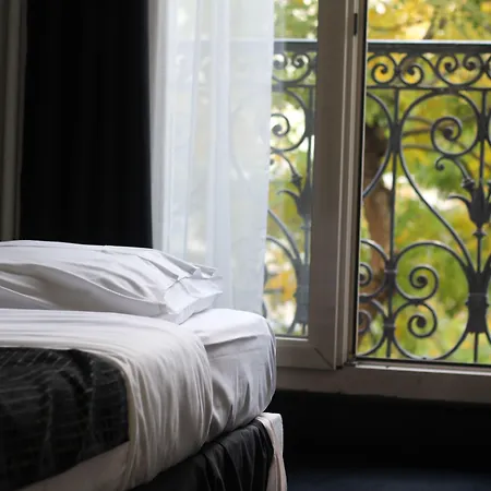 De L'exposition - République Hotel Parigi