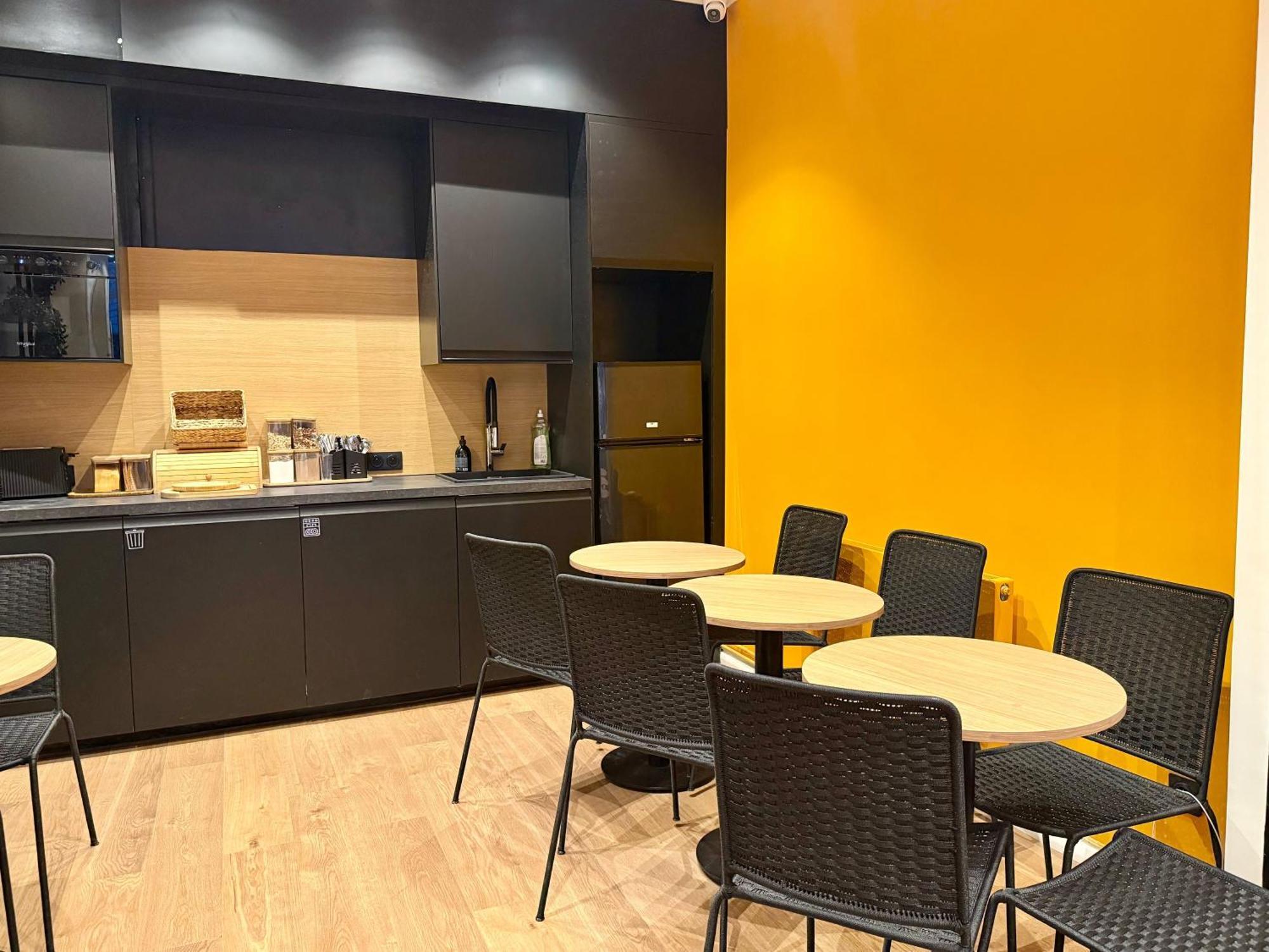 De L'exposition - République Hotel Parigi