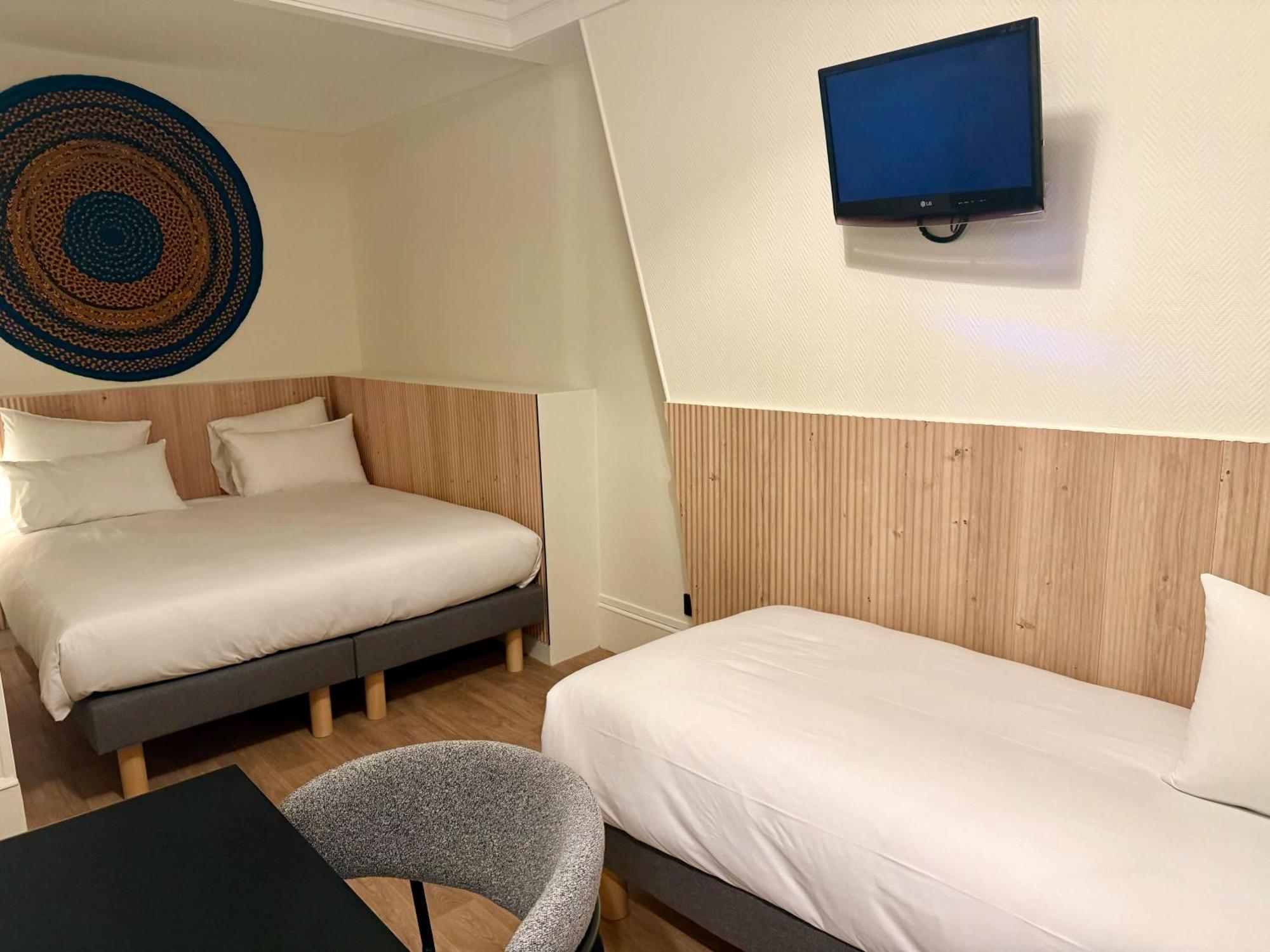 Hotel De L'exposition - République