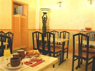 De L'exposition - République Hotel 3*