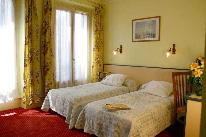 De L'exposition - République Hotel Parigi