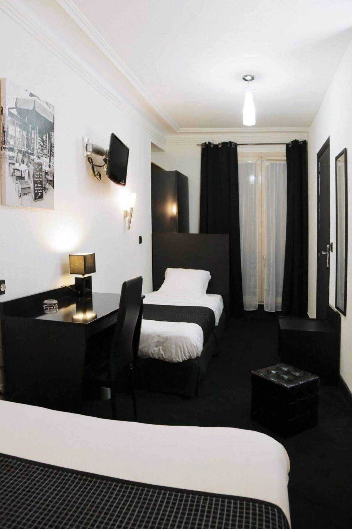 Hotel De L'exposition - République Parigi